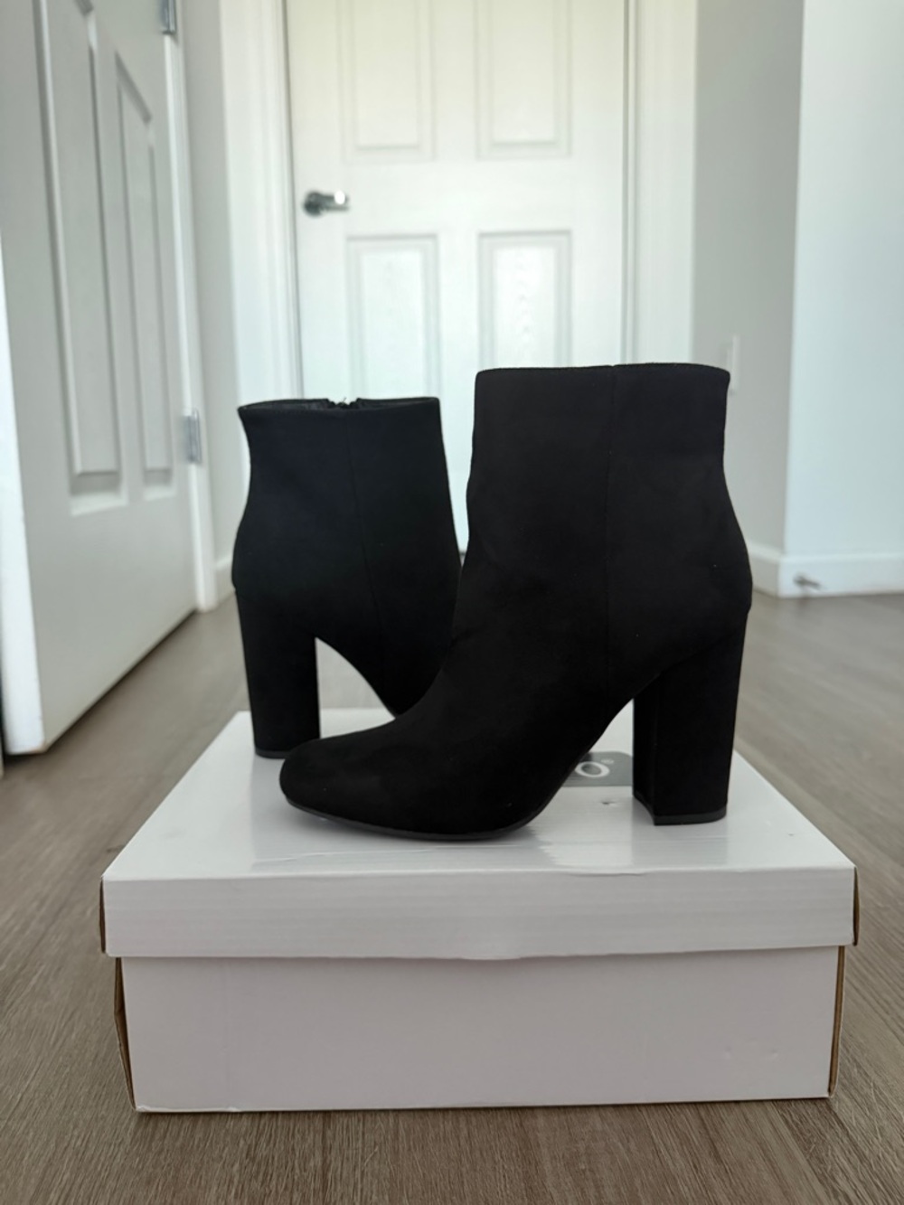 Black Women's Block Heel Ankle Boots